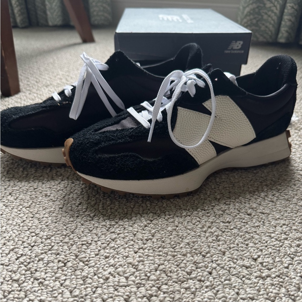 Women’s New Balance 327 size 9 - Picture 6 of 7